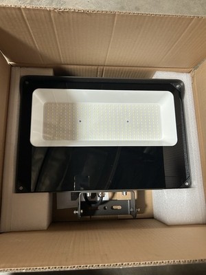 LED Flood Light 200W 24000LM 5000K Daylight IP65 Waterproof Outdoor Floodlights