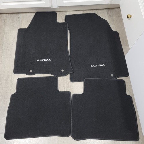 Nissan Altima Floor Mats OEM 2013-2015 Complete Set Preowned Very Good - Picture 1 of 24