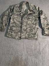 US Air Force Mans Utility Coat Camouflage Jacket Size 44 Short W Tech SGT Strip