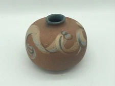 Susan Gerr Clay Art Pottery Weed Pot Vase Signed 4”