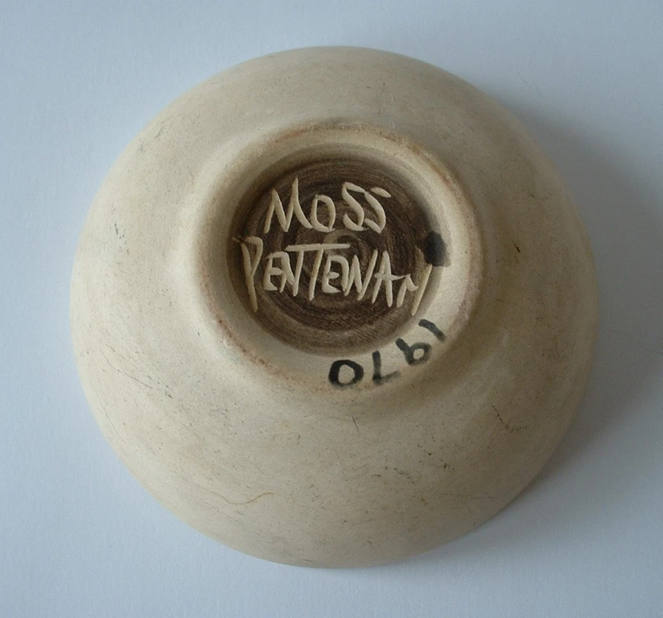 Bernard MOSS Studio Pottery Cornwall - Lidded Jar / Pot & Bowl with Mouse design - Image 3 of 4