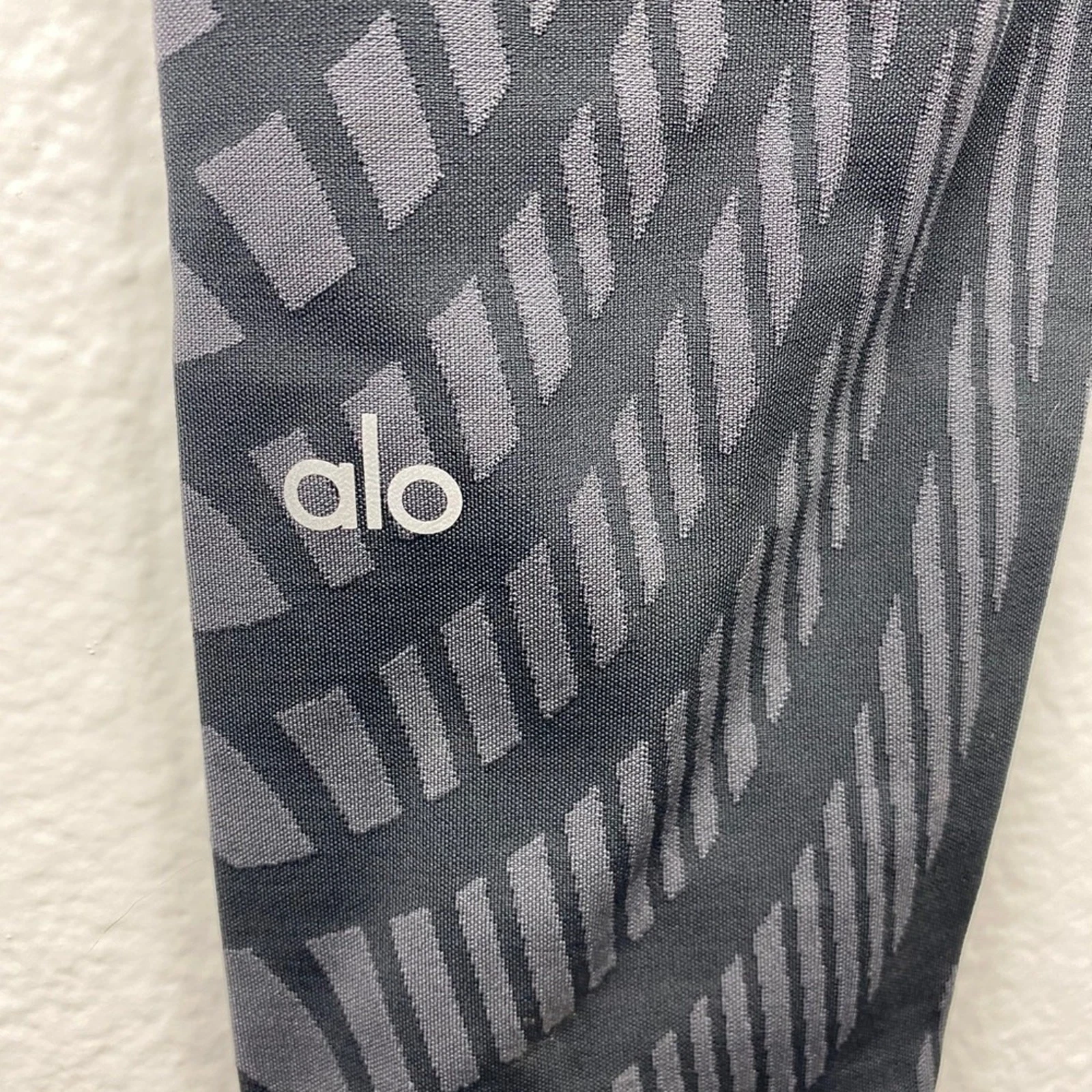 alo-yoga high waist airbrush arches leggings