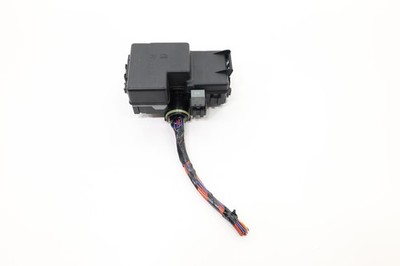 2019 - 2025 VOLVO XC60 CABIN FUSE RELAY JUNCTION BOX BLOCK OEM 31384034