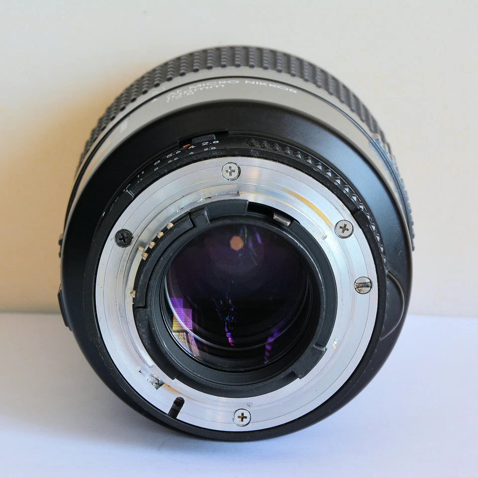 Nikon Micro-Nikkor 105mm f/2.8 AF-D Macro Lens BOXED VGC - Image 4 of 4