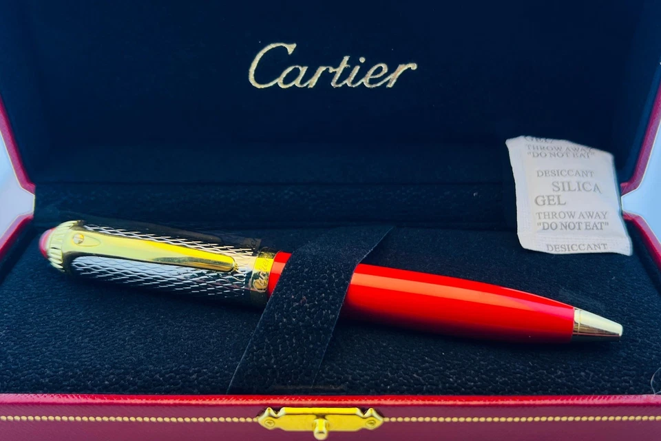 Bolígrafo Cartier Santos De R Series cuerpo de diseño rojo + dorado {tinta azul} Foto 4 de 4