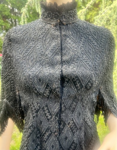 OUTSTANDING ANTIQUE VICTORIAN BLACK HEAVILY BEADED CAPE MANTLE MUSEUM PIECE - Picture 2 of 15