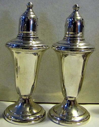 Coppia di shaker sale e pepe Impero vintage in argento sterling 4 1/2" - Foto 1 di 7