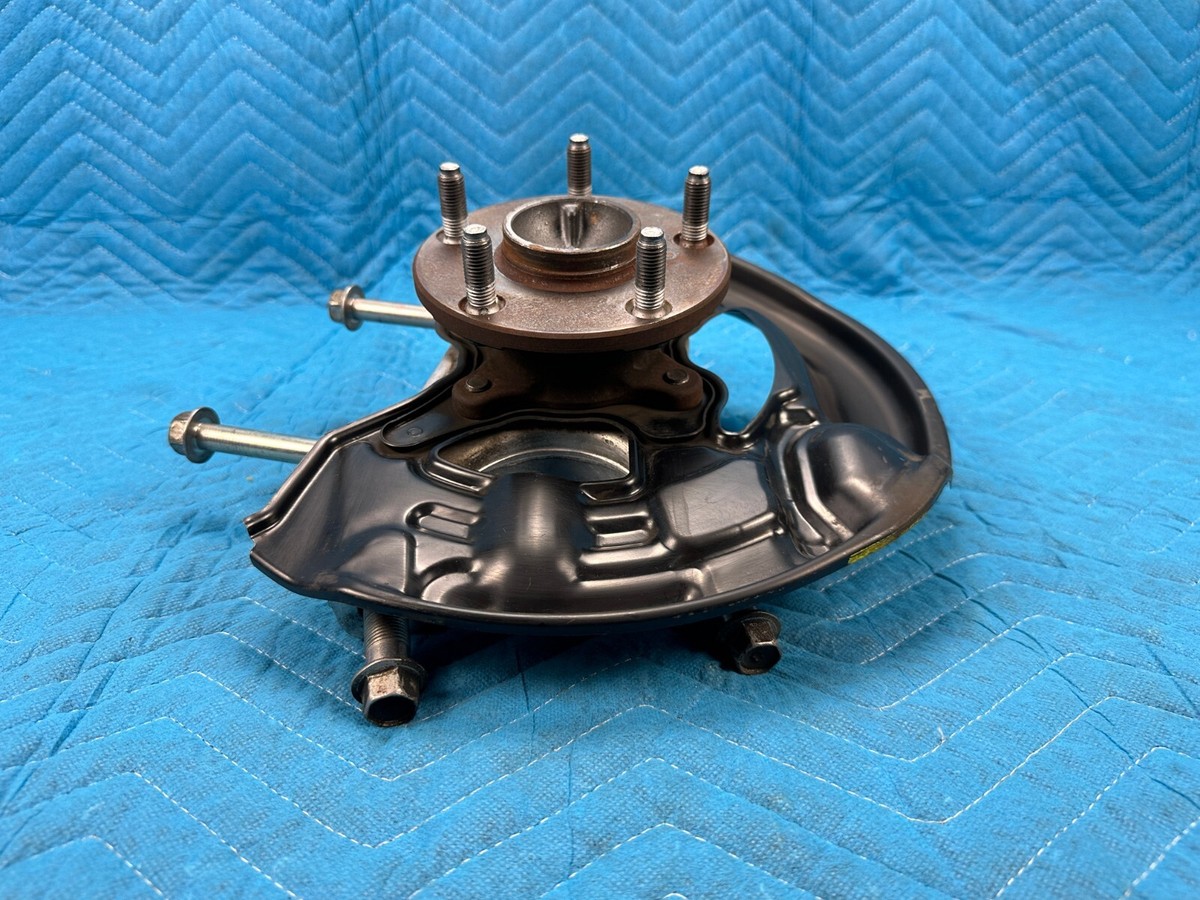 Lexus LS430 Front Passenger's Knuckle Spindle w/ Hub & Shield 117k