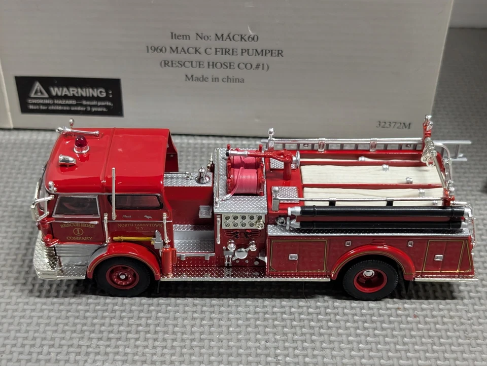 1960 Mack C Fire Pumper North Tarrytown Rescue Hose E1 1:50 by Signature Models - Image 4 of 4