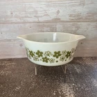 Pyrex Crazy Daisy / Spring Blossom 472 Cinderella Round Casserole 1.5PT