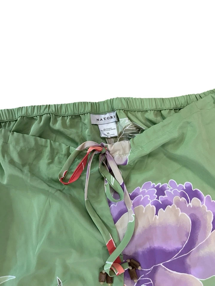 Conjunto de pijama floral verde satinado Natori talla XL Foto 3 de 4