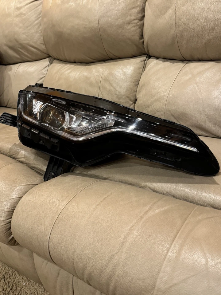 原始设备制造商 2020 雪佛兰科迈罗 SS 车头灯总成 – 工厂 LED,驾驶员侧 (LH) — 第 3/4 张图片