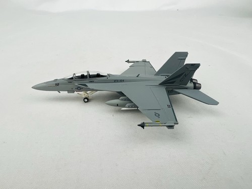 6153 HOGAN M-SERIES F-18 BOEING F/A-18F "BLACK kNIGHTS" DIECAST MILITARY 1:200 - Picture 13 of 14