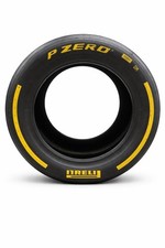 300 / 620/ 15 Pirelli P Zero Race Slick
