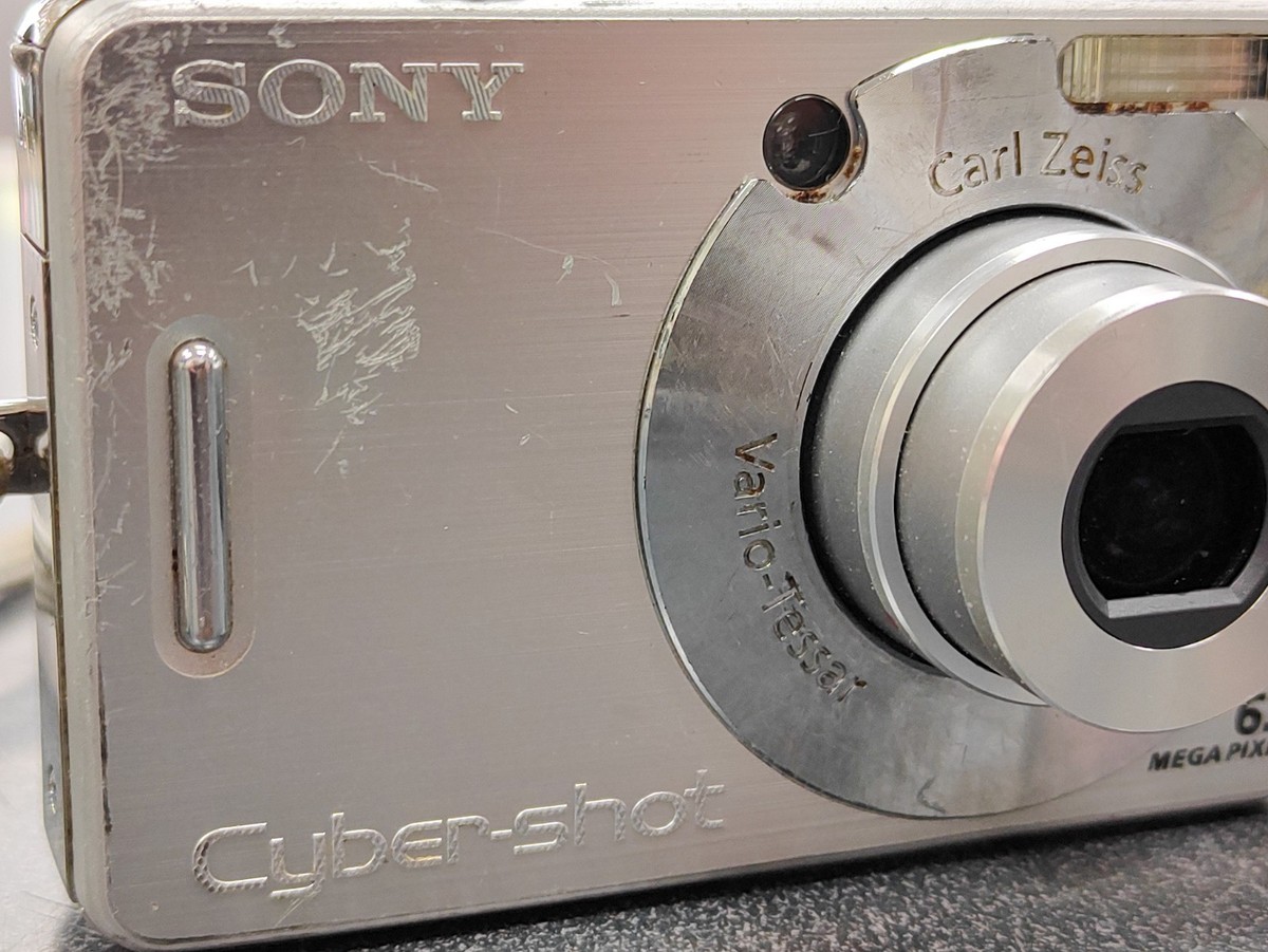 Sony Cyber-shot DSC-W50 6.0MP Digital Camera Carl Zeiss w/ Battery