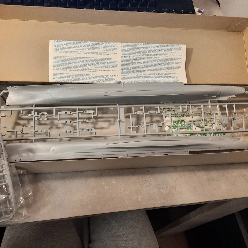 Vintage Airfix RARE HMS REPULSE 1/600.  Royal Navy Battlecruiser from WWII - Immagine 3 di 4