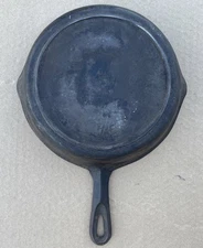 Vtg Cast Iron Skillet Unbranded Double Spouts Heat Ring No Notches 7F On Bottom