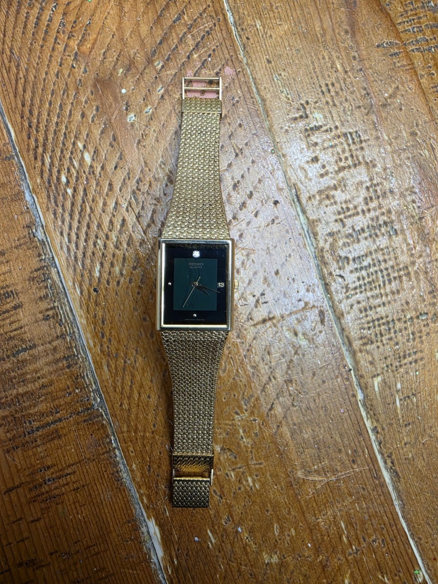 Vintage Seiko 2A32-5120 Quartz Rectangular Green Dial Date New