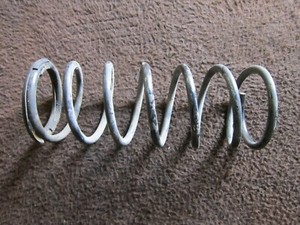 ORIGINAL GUT !!! DAIHATSU CUORE L7 FEDER HINTEN HINTERACHSE