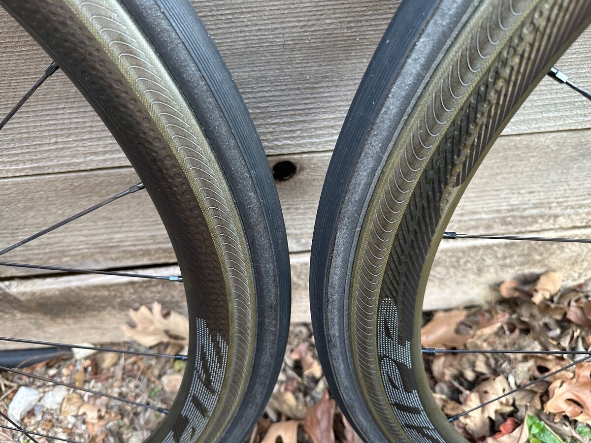 Zipp 303 NSW rim brake carbon clincher wheelset in excellent Zipp 303 NSW rim brake carbon clincher wheelset in excellent