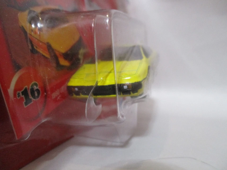 Литая модель Lotus Esprit Turbo 1980 Johnny Lightning Motor Trend Series 1:64 - Изображение 3 из 4