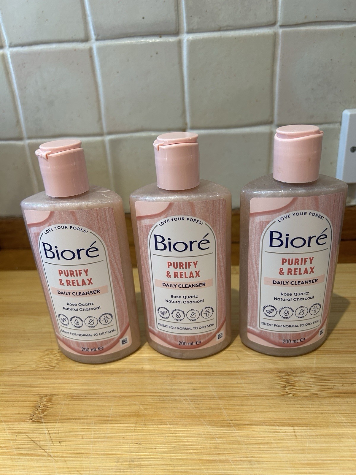 2x Biore Purify & Relax Rose Quartz + Charcoal Daily Face Wash Cleanser 200ml - Image 3