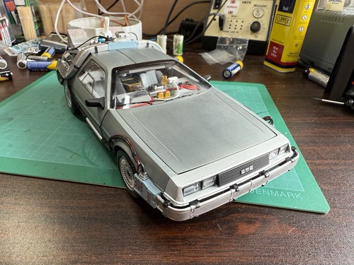 Hot Wheels Elite Back to the Future DeLorean Ultimate Edition - Imagen 7 de 20