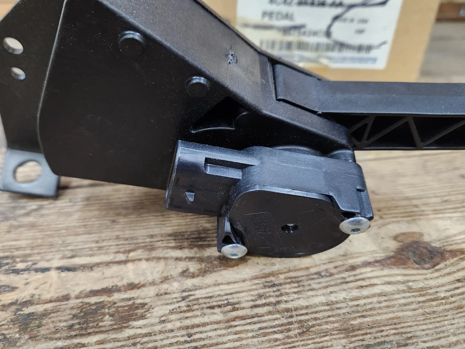 Nuevo pedal de aceleración electrónico OEM 2006-2010 Ford F650 F750 4C4Z-9F836-AA Foto 4 de 4