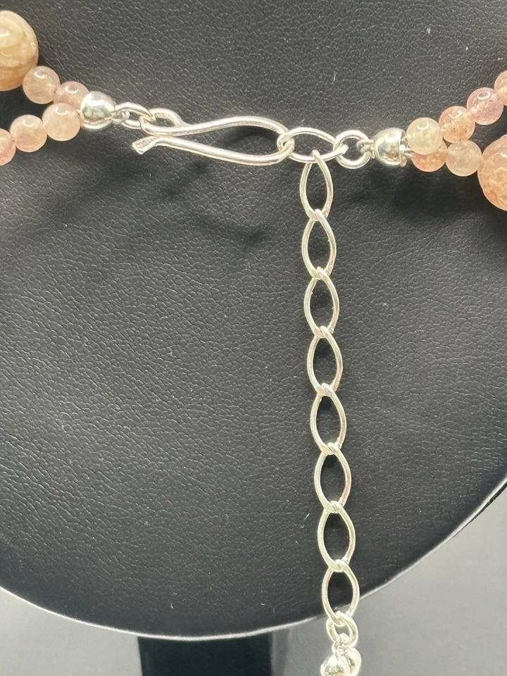 "Collar de cuarzo rosa tallado de plata de ley (925) de 18"" de Desert Rose Trading" Foto 3 de 4