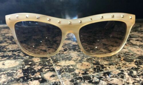New! Valentino VLS 114C Stylish Beige Sunglasses, Authentic  display picture 3