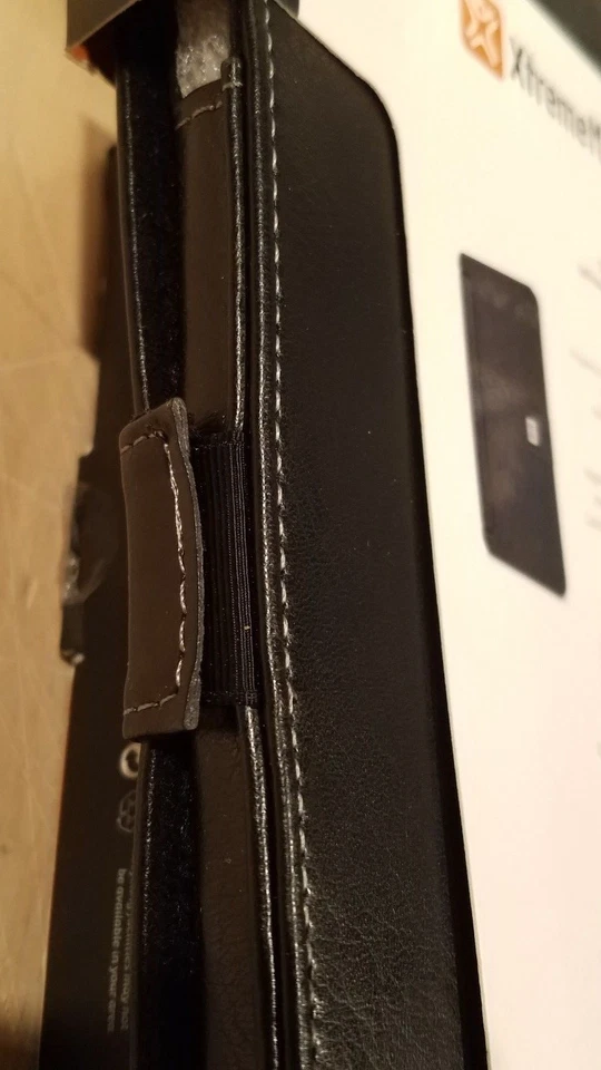 Funda tipo folio plegable premium negra XtremeMac con soporte para iPad Mini Foto 4 de 4