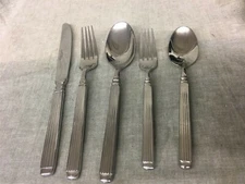  5 Piece Place Setting Hampton Silversmith's Monument Stainless 