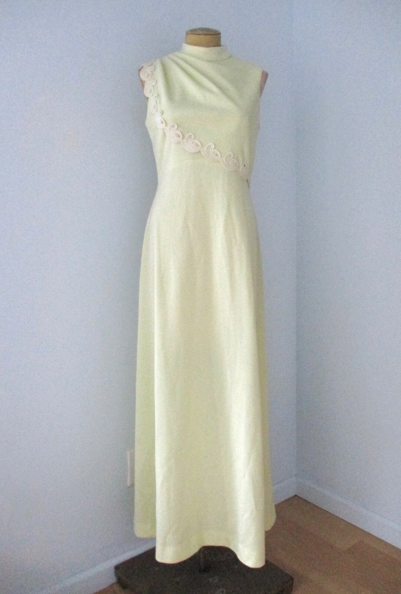 green emerald velvet dress BABARONI Halter V Neck Short Chiffon Bridesmaid Dresses-Lime Green, Lime Green / US0