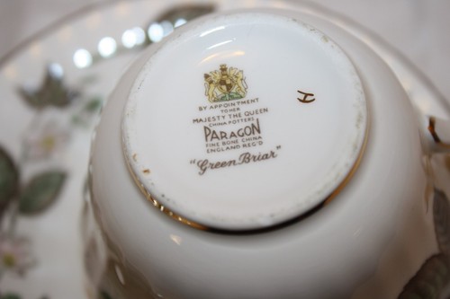 PARAGON FINE BONE CHINA ENGLAND CUP AND SAUCER SET - Picture 3 of 6