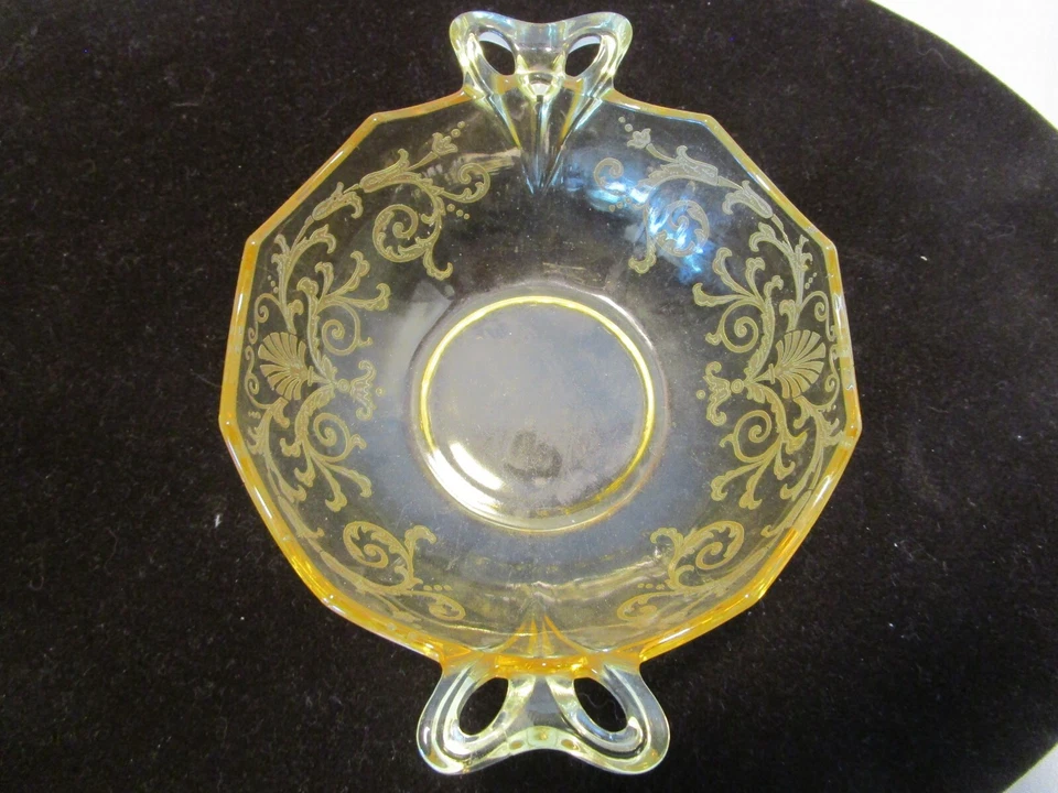 Fostoria Glass Topaz Versailles Etched Multi-sided Bowl Bow Handle 1930s 6.75" W - Image 3 of 4