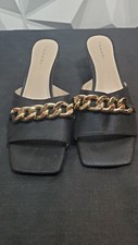tahari open toed 1" heel sandsls black with chain sz 10