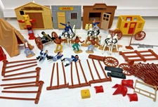 VINTAGE LOT TIMPO TOYS WILD WEST FIGURES BUILDINGS ACCESSORIES PLEASE READ (U)