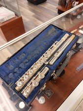 Gemeinhardt 2sp flute in case