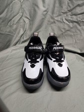 JIANDIAN Peerruiz / Roller skate shoes with wheels / Kid's Size 7.5 Kids.
