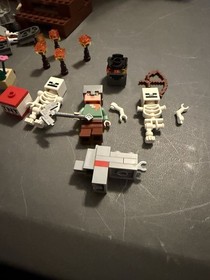 LEGO MINECRAFT 21121 Desert Outpost - Not complete - no manual - sold as is