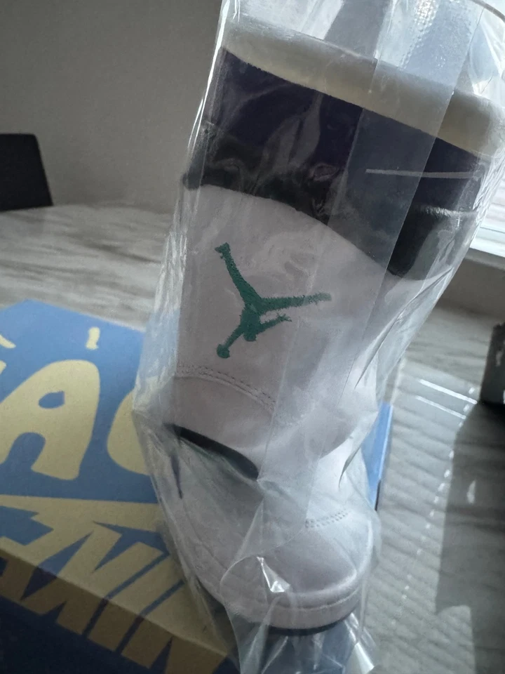 Talla 10.5 - Jordan 5 Retro Uva 2013 Foto 4 de 4