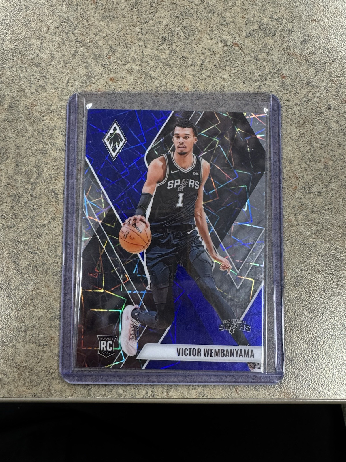 2023-24 Phoenix Victor Wembanyama RC Blue Lazer /275 #256