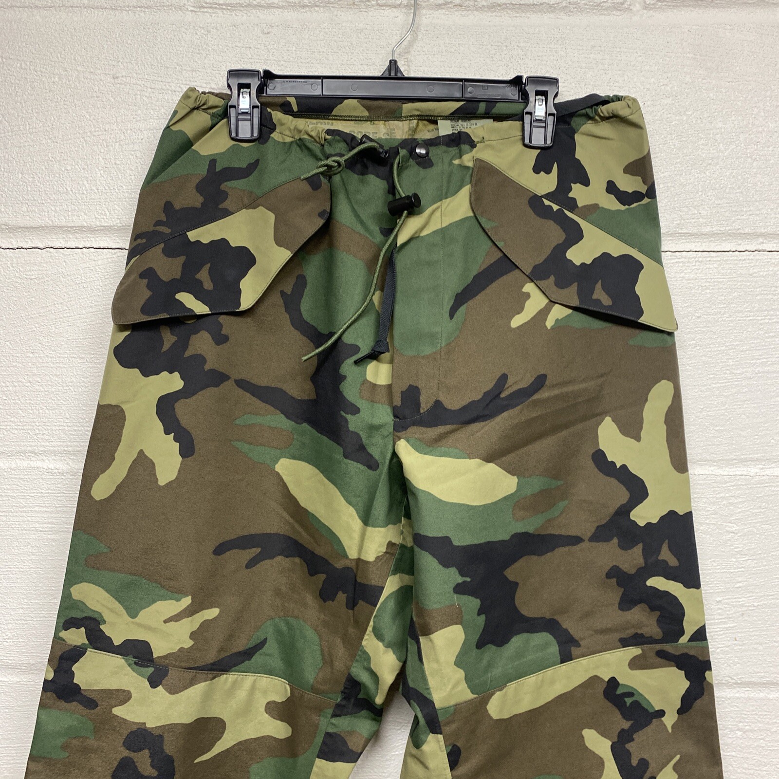 Military trousers cold weather camo woodland size goretex medium