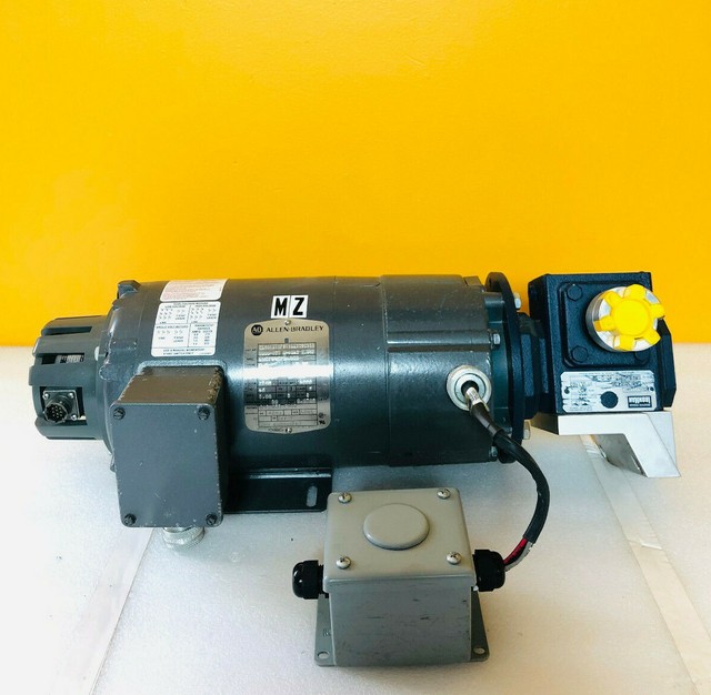 Allen Bradley CM201NV0F518AXZC5C333 1/2 HP Gear Reducer AC Gear Motor