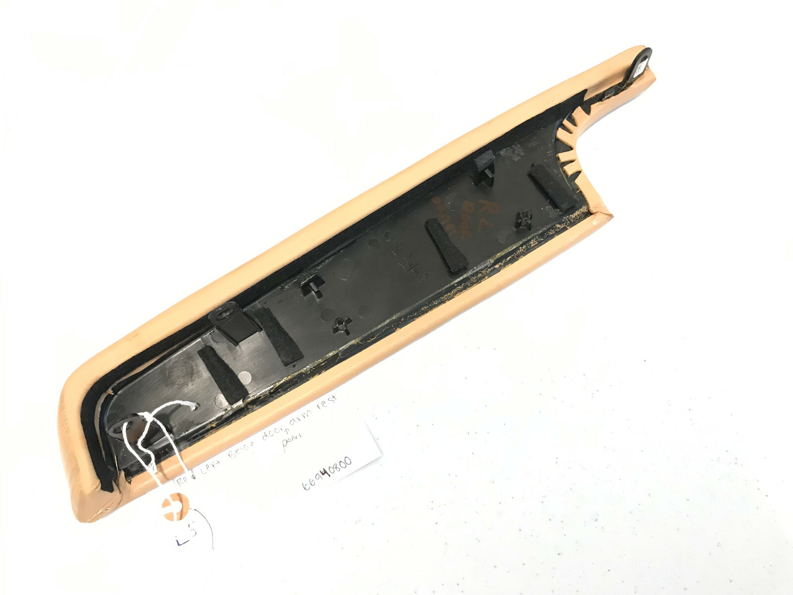 07 Maserati Quattroporte M139 Rear Left Door Panel Arm Rest Beige.