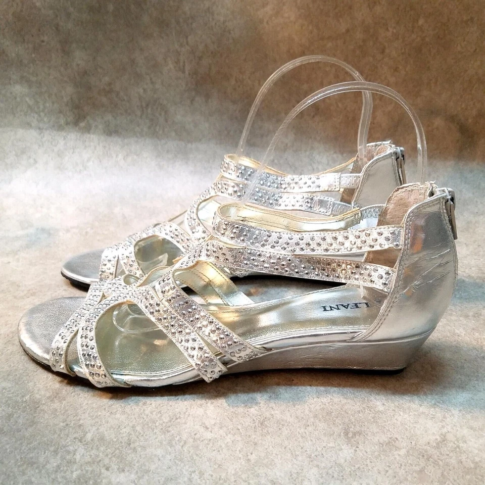 Tacones de cuña bajos Alfani para mujer gitanos talla 7,5 plateados punta abierta estrás Foto 4 de 4