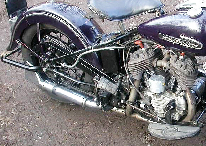 Harley-Davidson 65384-69A マフラー　一本 CHROME 