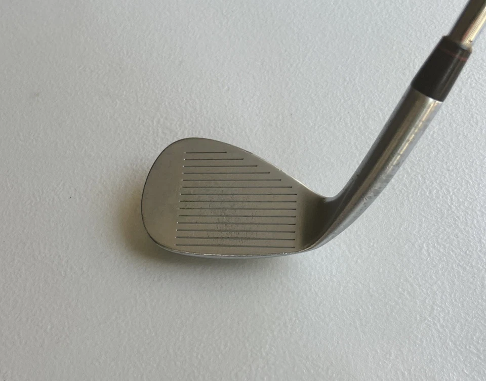 Nike V-REV Grooves Dual Sole 52* Gap Wedge 52-10 Steel Shaft RH Silver 35.5” - Image 3 of 4