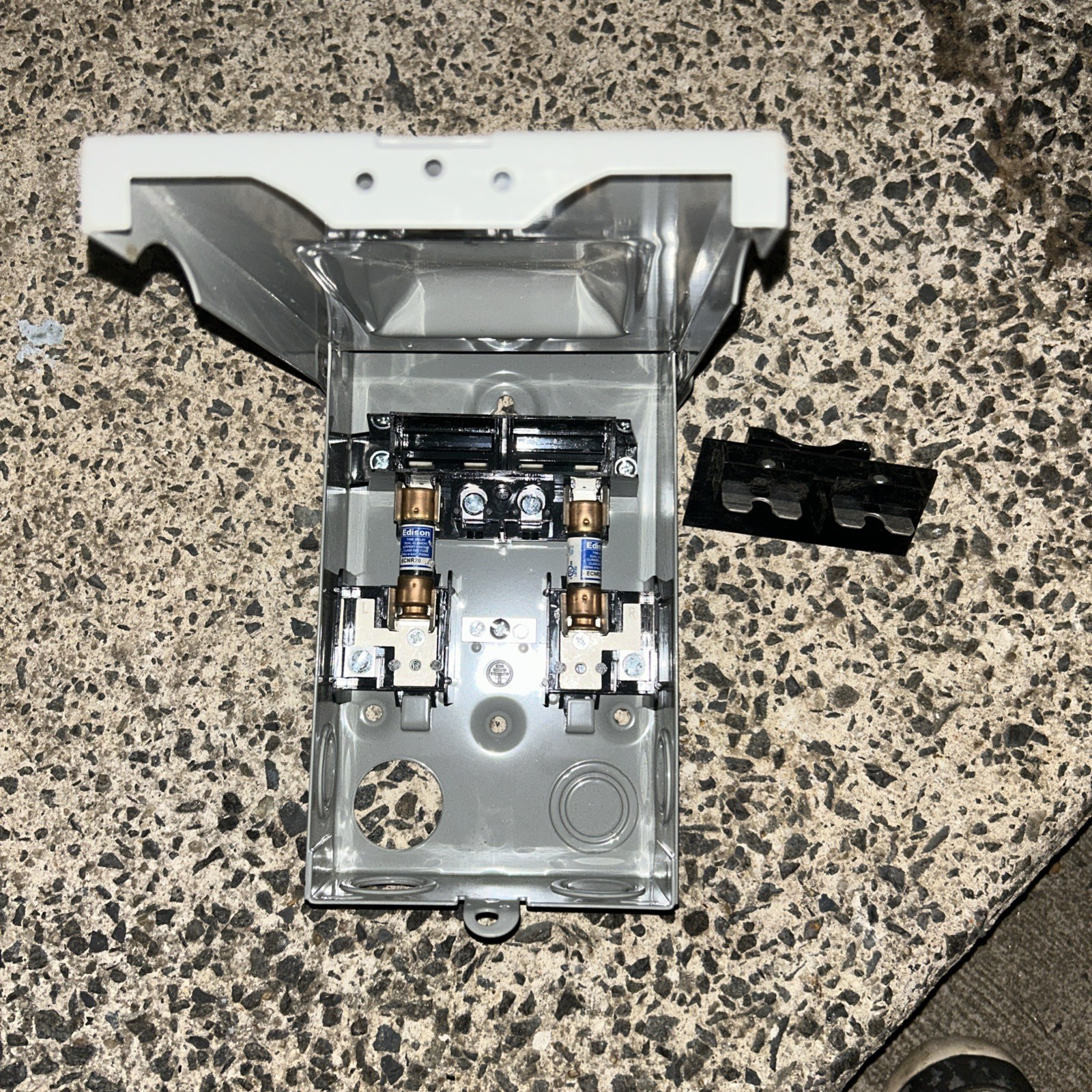 Zero ZDS-30F 30 Amp 240 Volt Nema 3R Fusible Pullout Disconnect Raintight dds-30