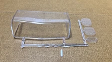 AMT  White Freightliner 1/25 scale WINDSHIELD & GLASS NEW Model Kit Parts